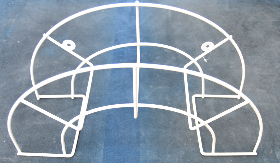 Wall bracket for flexible hose