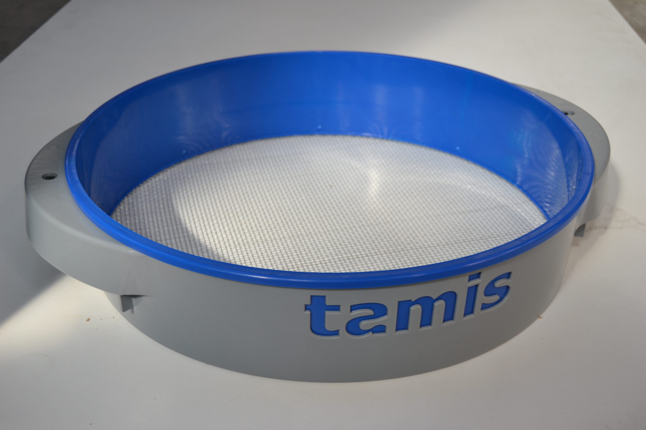 Plastic laboratory sieve