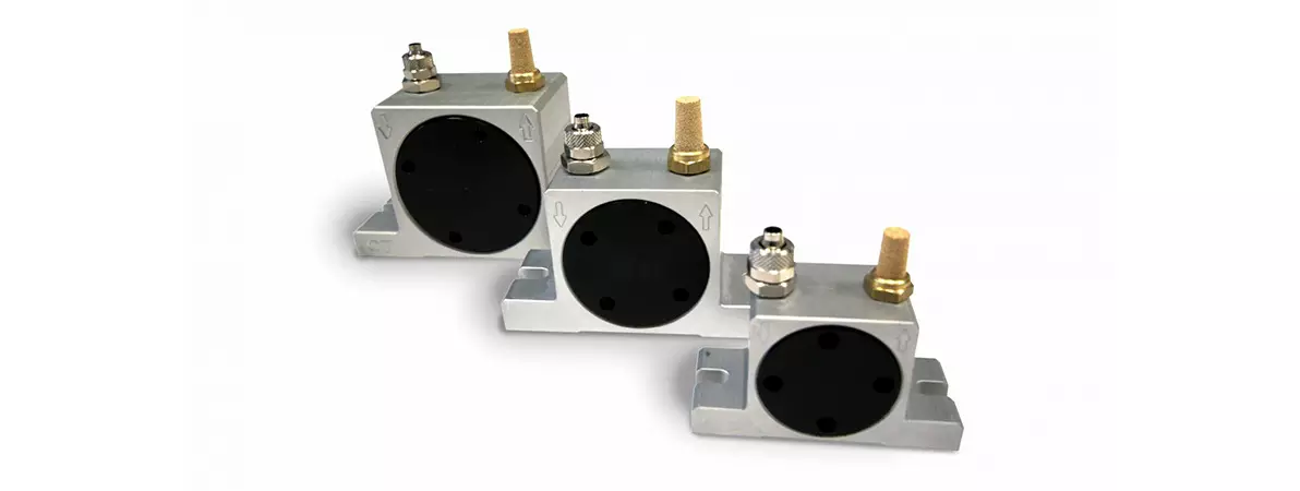 Pneumatic turbine vibrator