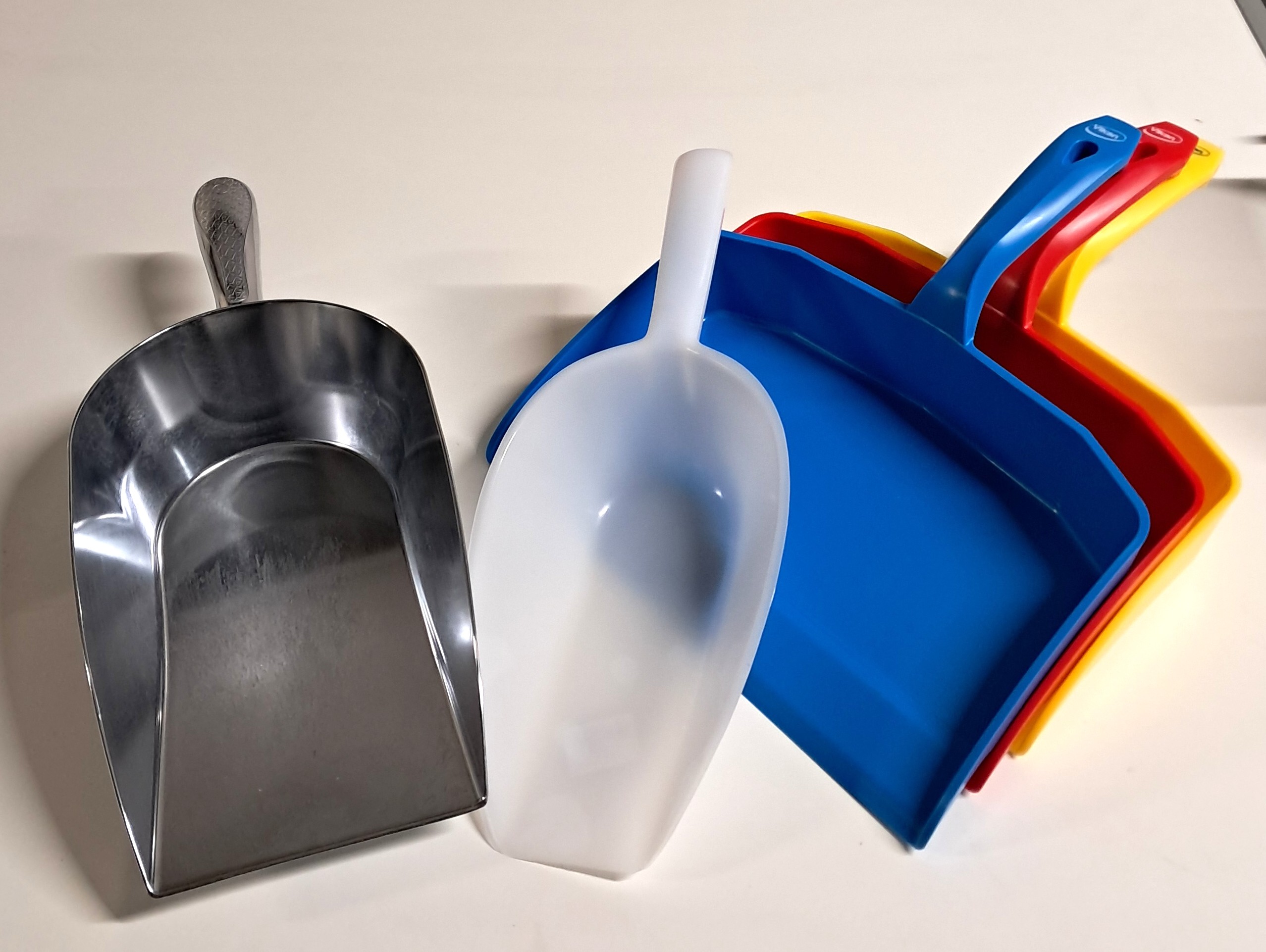 Flat corridors made of polyethylene, aluminium and stainless steel