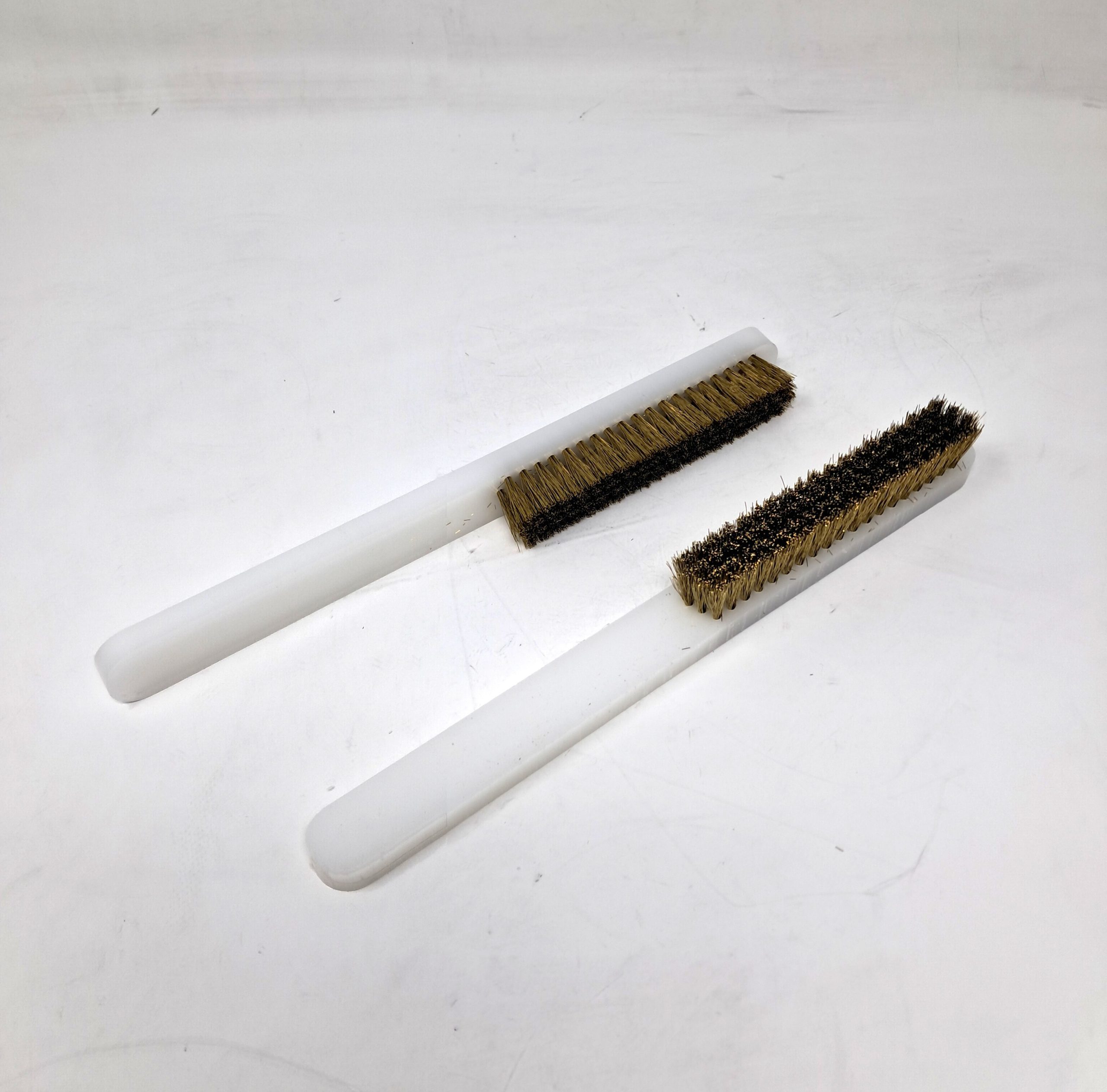 HDPE support wire brush