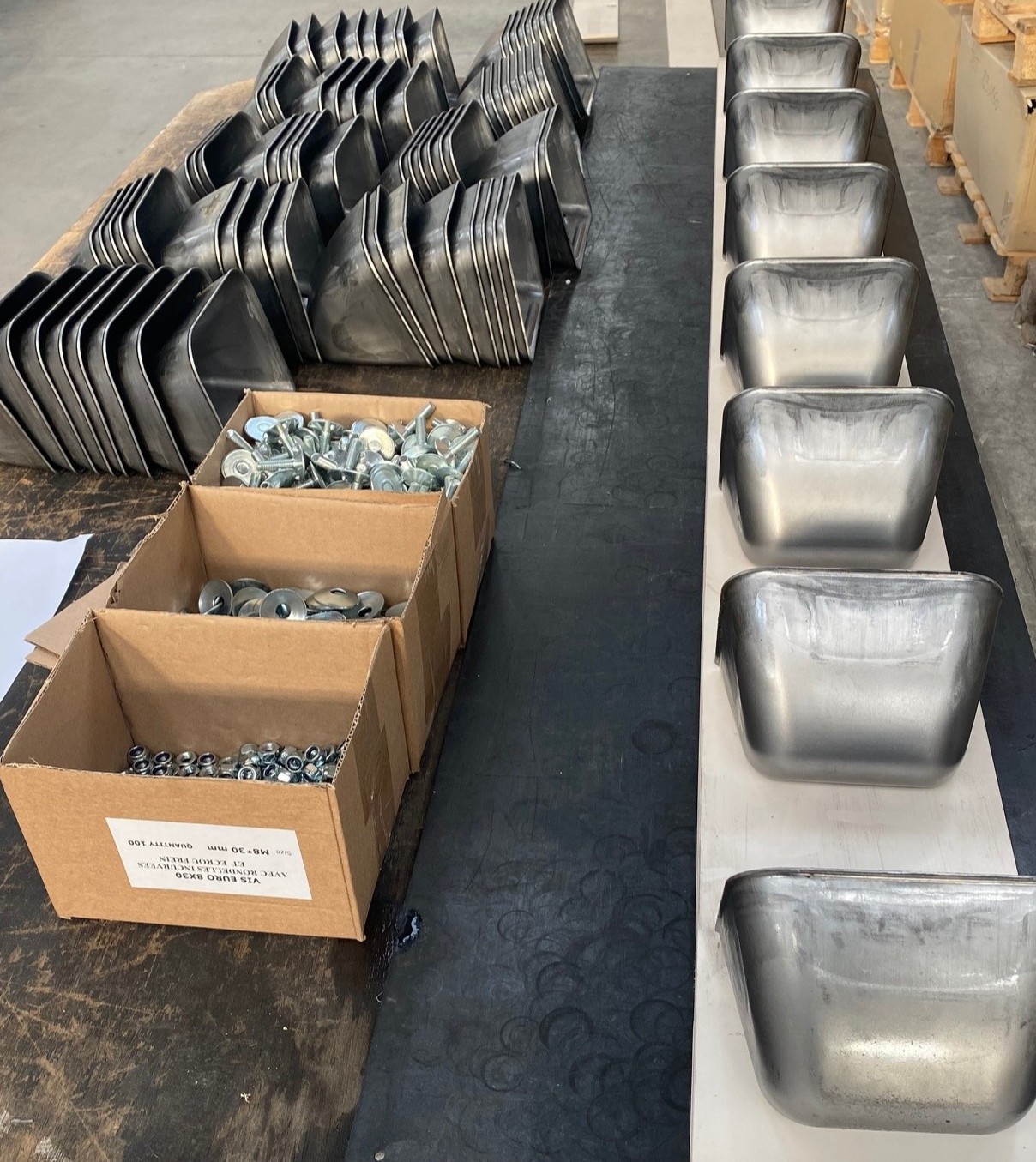 Bucket straps – Assembly included